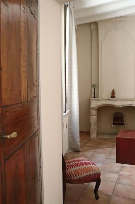 Uzes Centre Quartiers Des Arts Charme De L'Ancien Apartment Luaran gambar